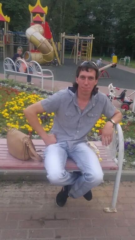  28453261  Alexander, 41 ,    