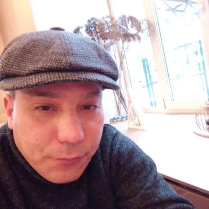  46340371  Emil, 40 ,    