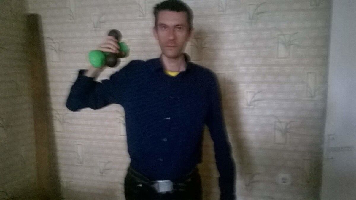  18269961  Dmitri, 32 ,    