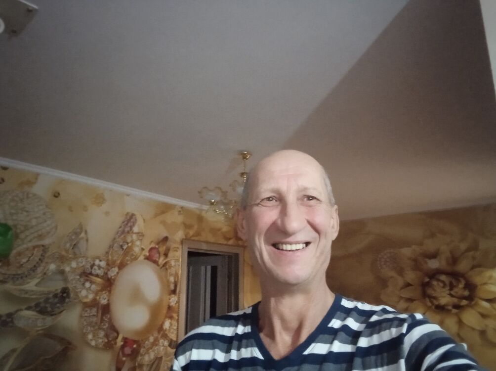  ,   Yuriy, 55 ,   c 
