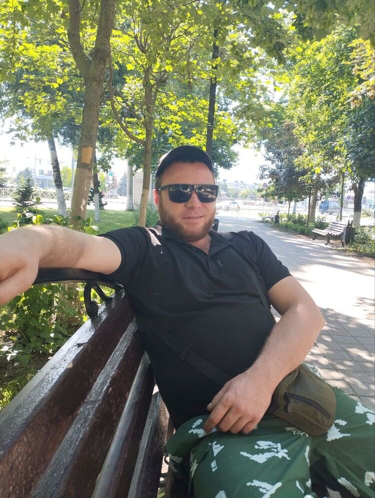  45271451  Artik, 33 ,    --