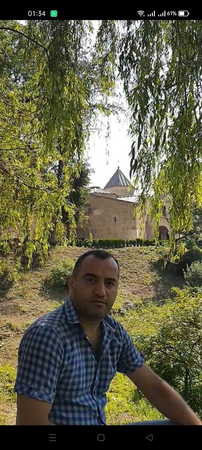  ,   Artur, 46 ,   ,   
