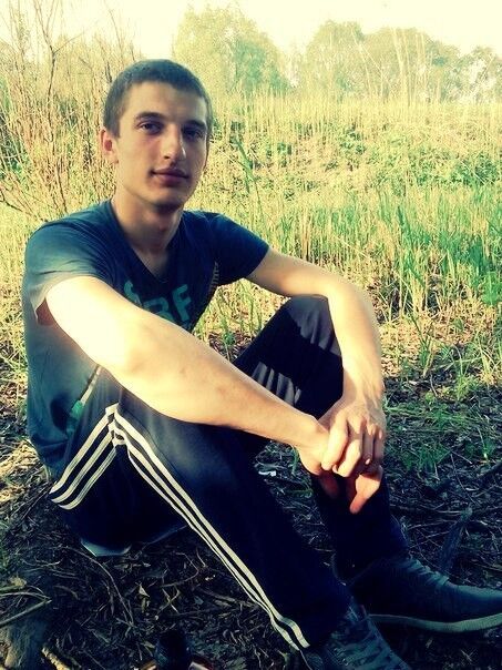  12779201  Anton, 32 ,    