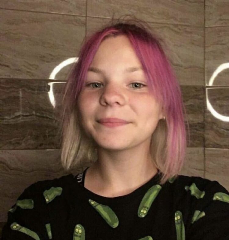  31785491  Alina, 24 ,    