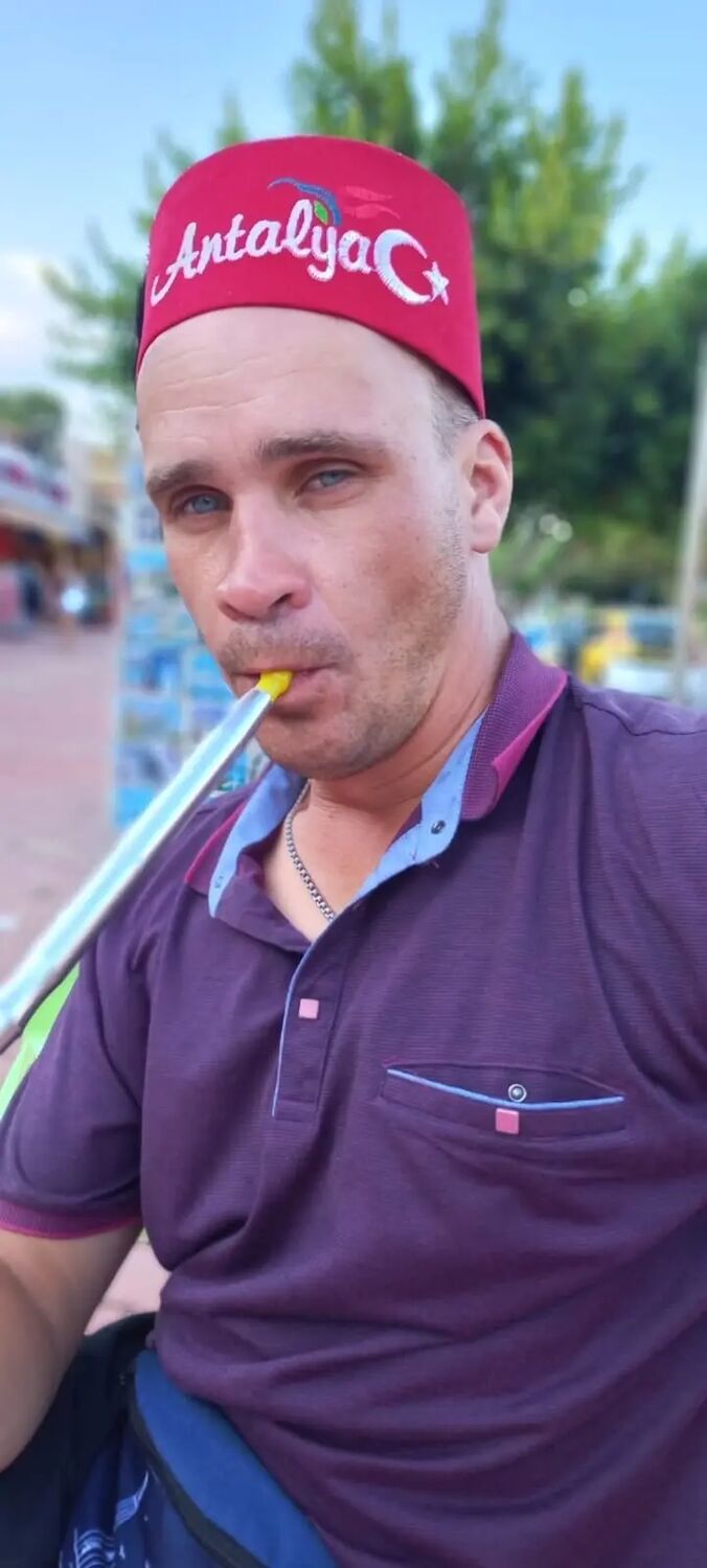  29776881  Yra, 37 ,    -