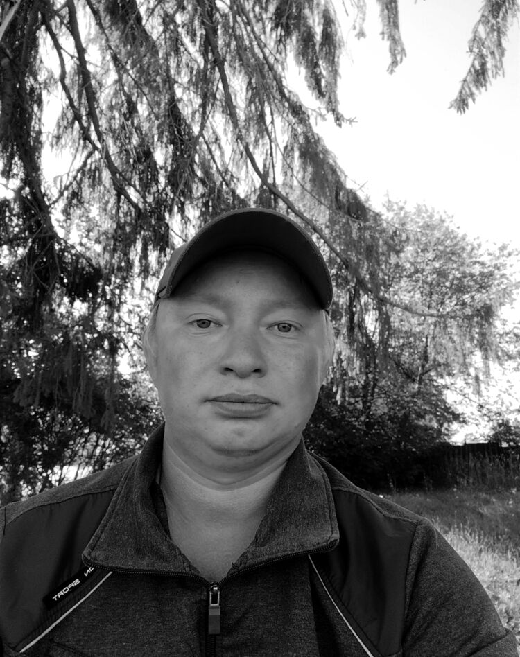  44315801  Vladislav, 36 ,    -