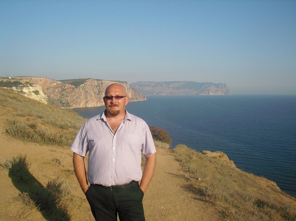  10722731  Oleg, 56 ,    