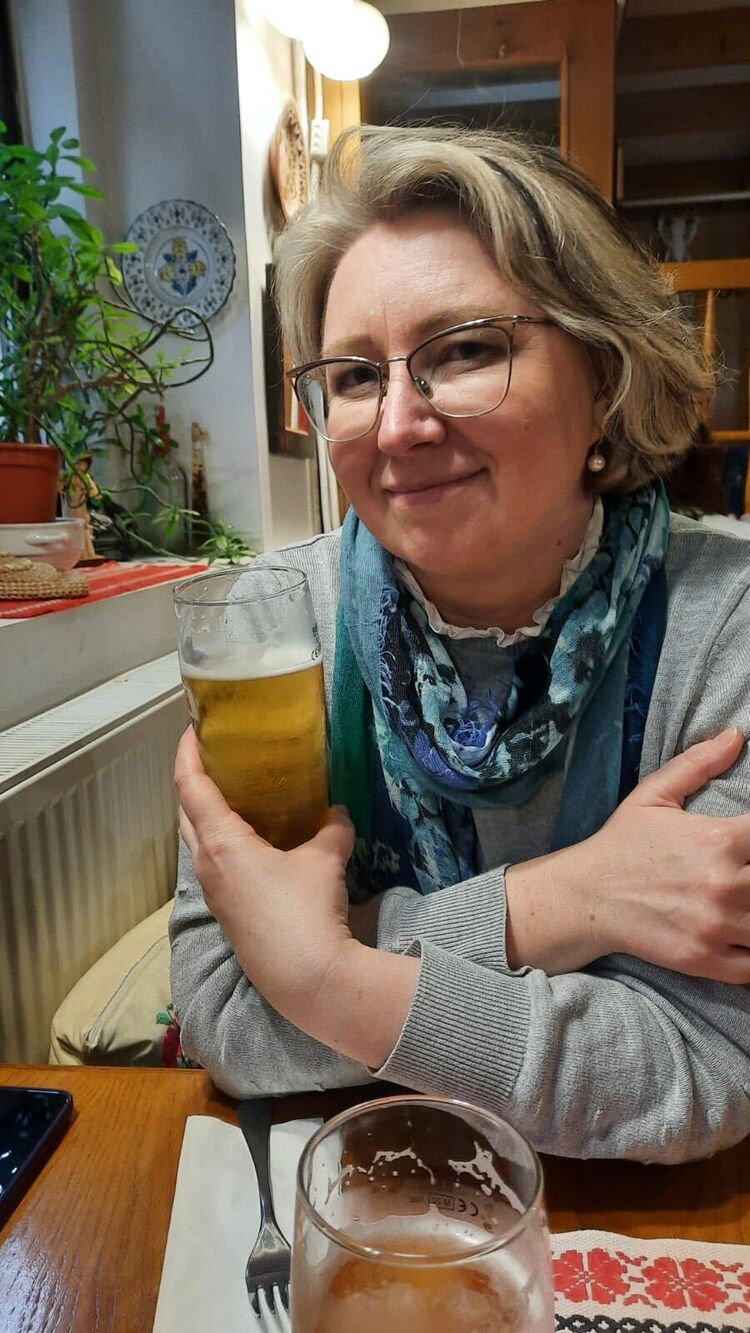  ,   Anna, 41 ,   ,   