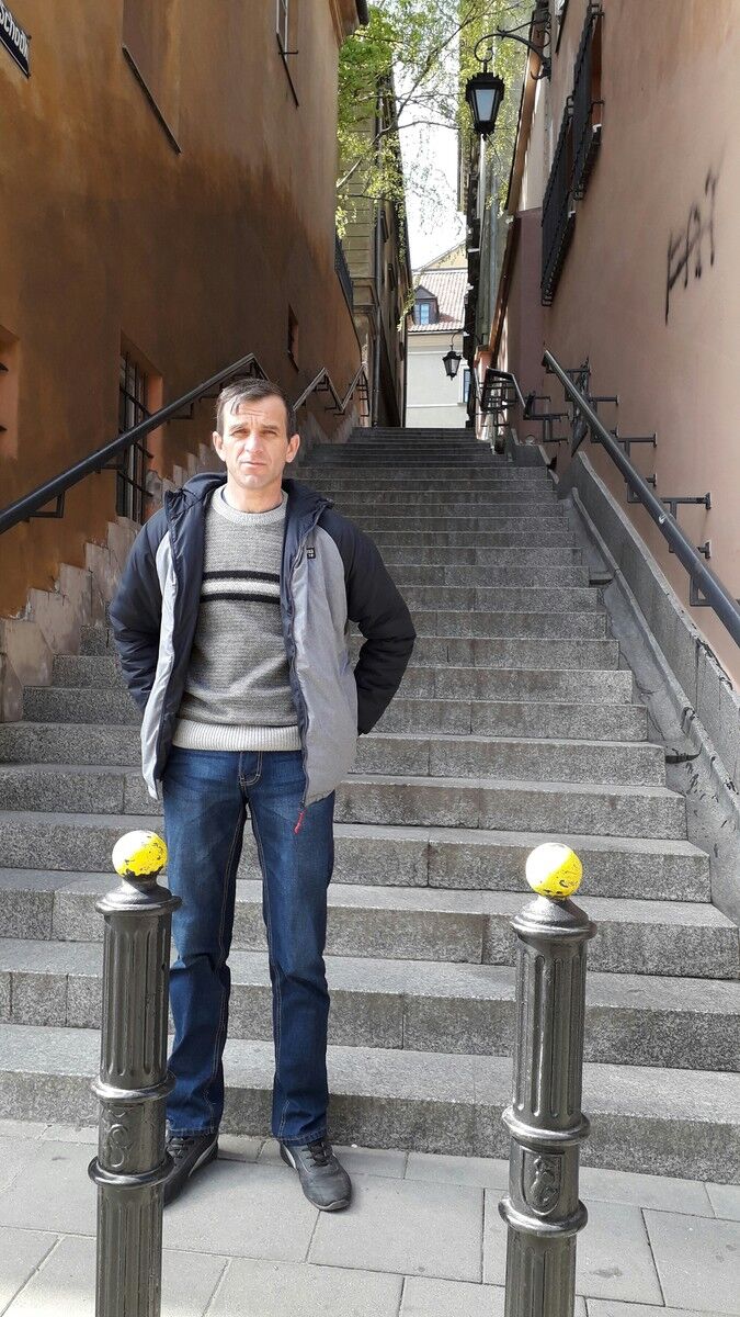  Warszawa,   Maksim, 42 ,   