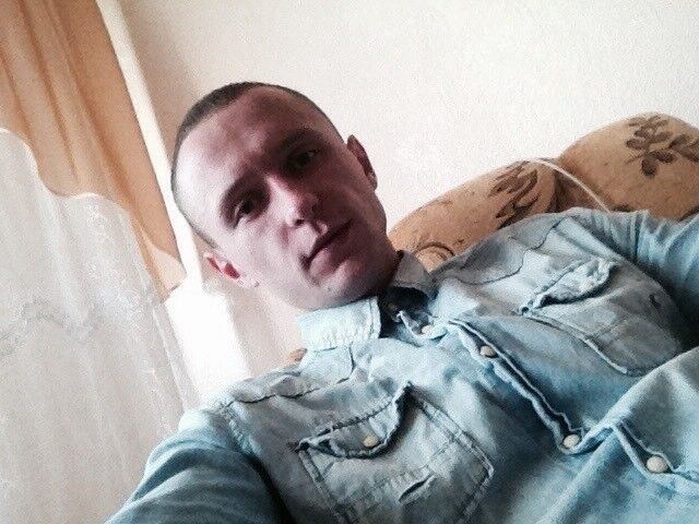  14874631  Viktor, 31 ,    