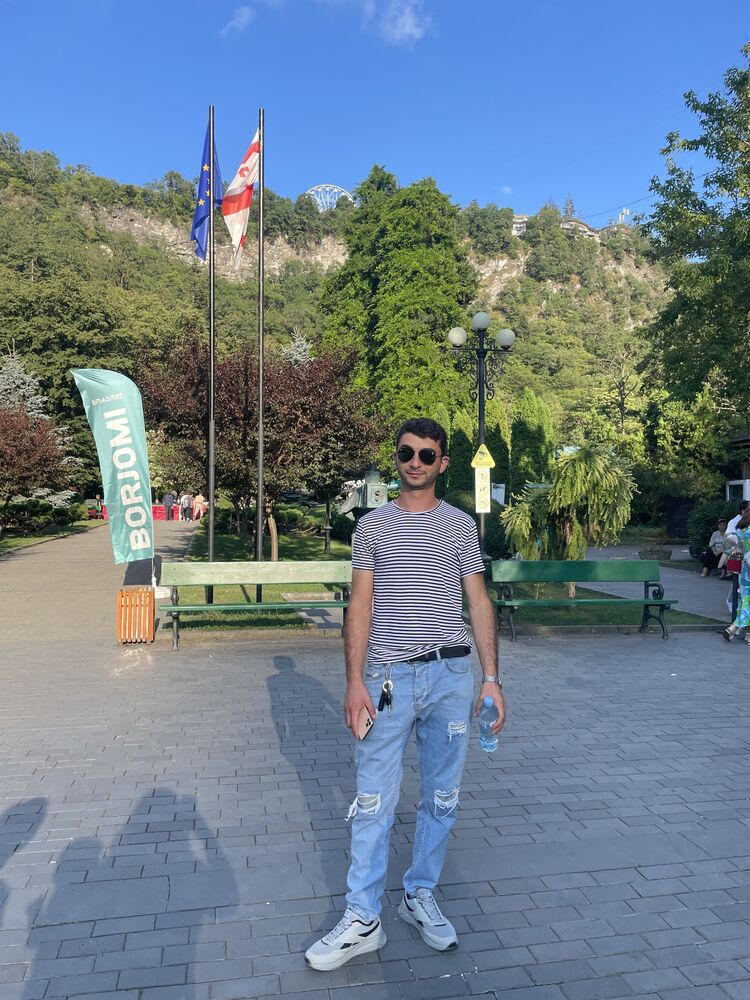  37285501  Robo, 28 ,    