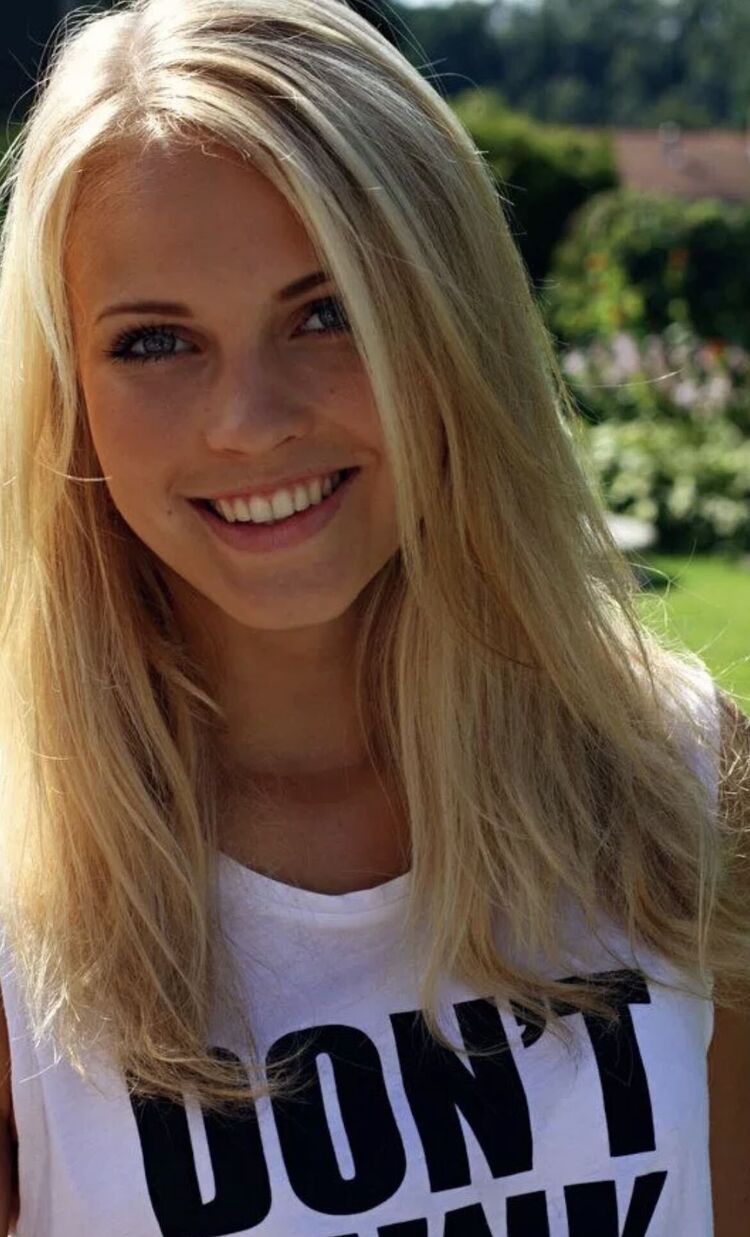 Девушек лет реальных. Emilie Nereng. Эмили Мари Nereng 36 лет. Эмили Мари Nereng 2021. Злата Калинина.