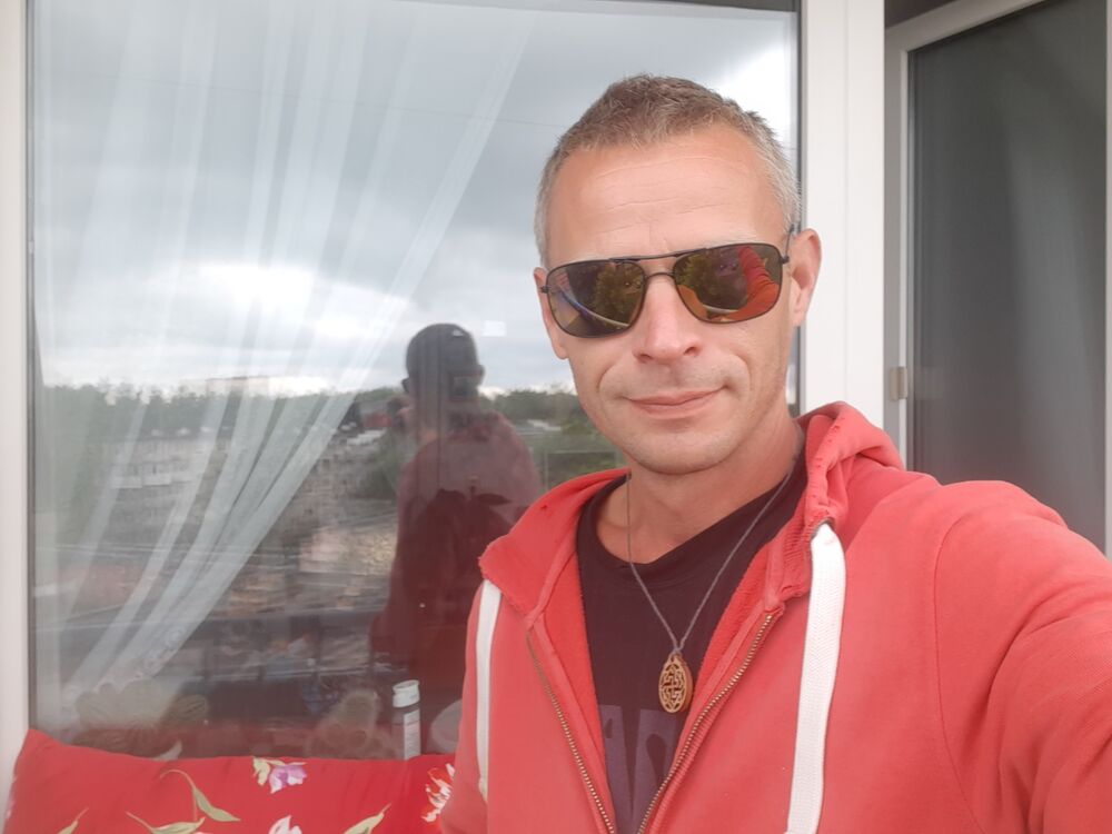  -,   Denis, 49 ,   ,   