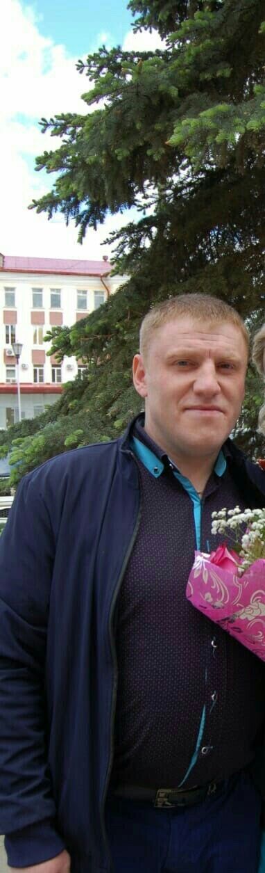  35542071  Vasil, 43 ,     