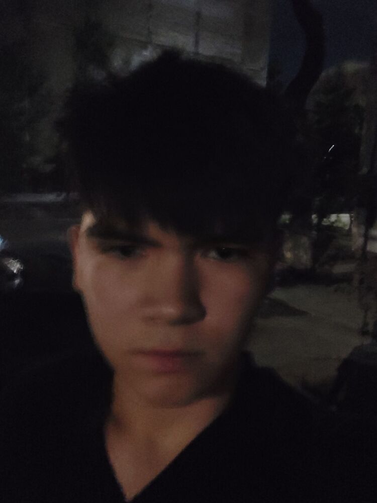  27610071  Kamron, 25 ,    