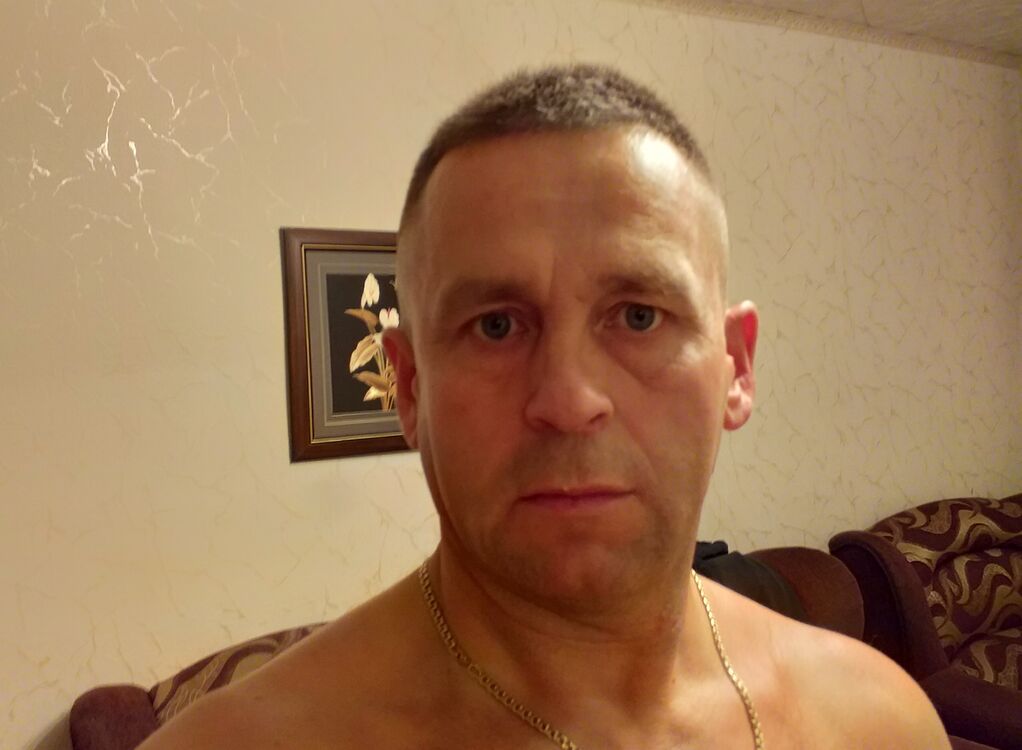  42118201  Valery, 56 ,    