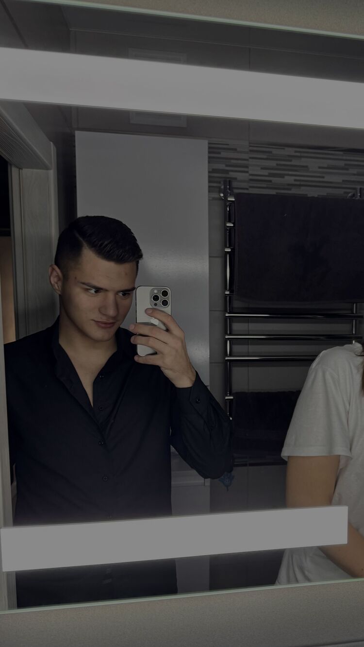  53138921  Alexandr, 22 ,    