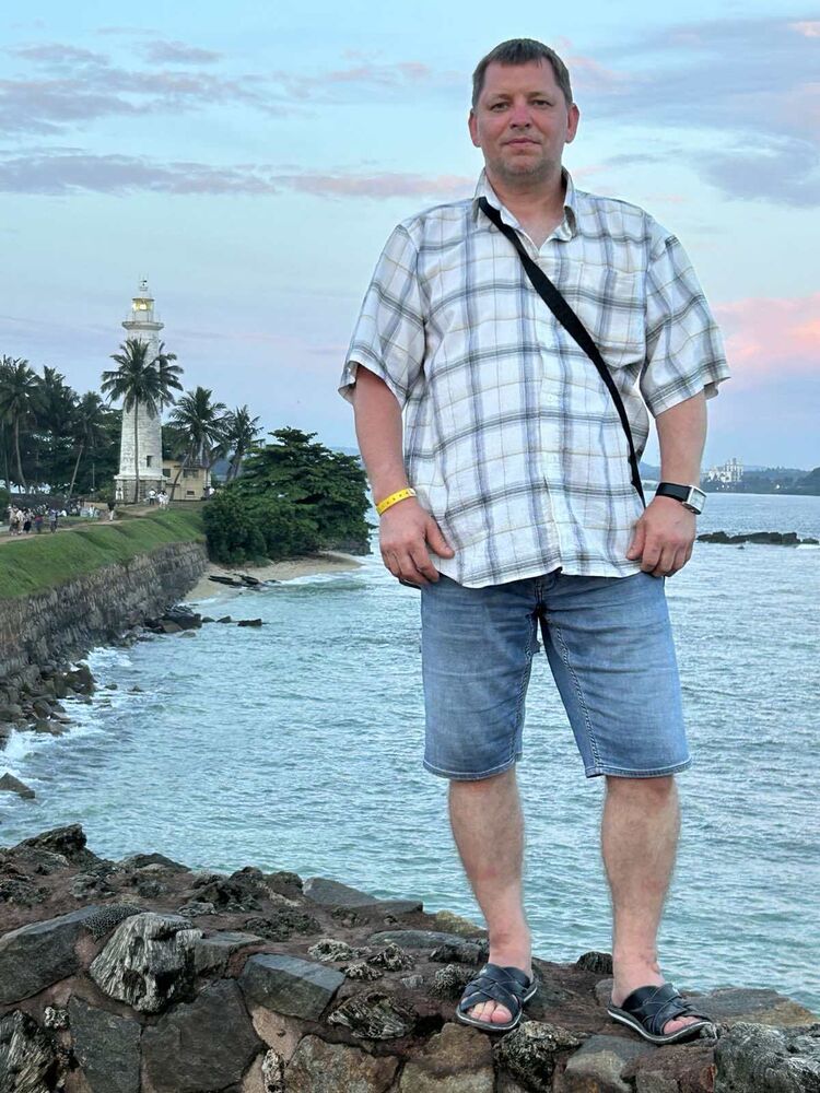  53747121  Andrei, 45 ,    