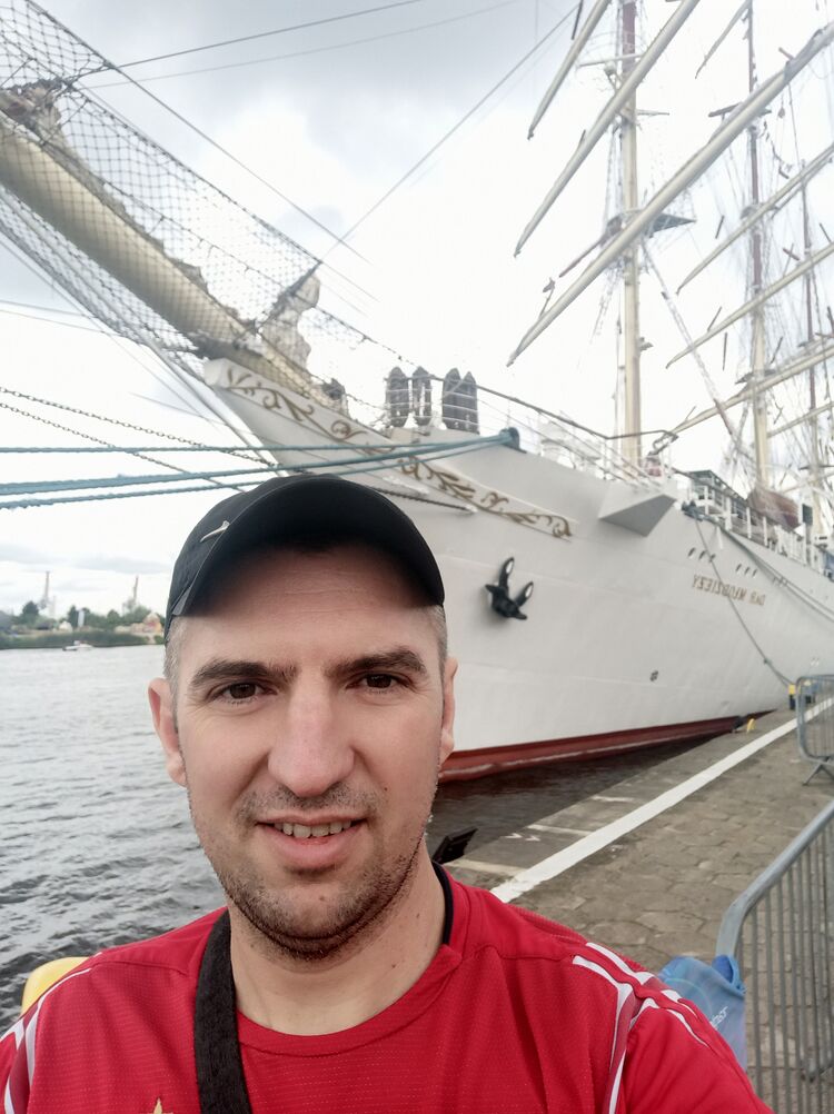  ,   Alex, 43 ,   ,   