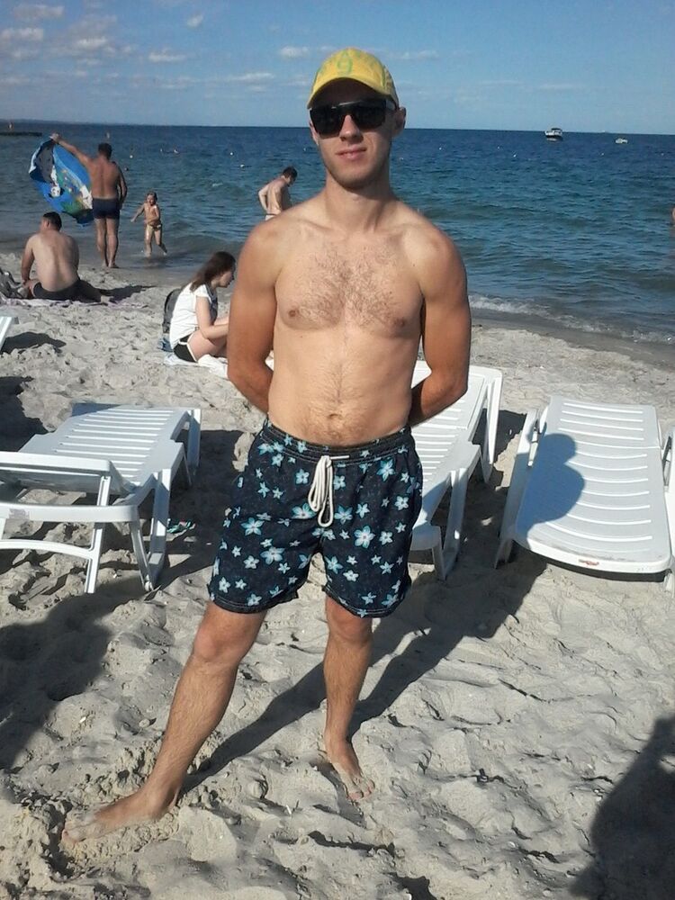  ,   Oleg, 37 ,   