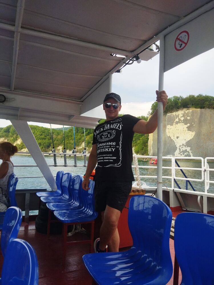  48570861  Vladimir, 43 ,    -