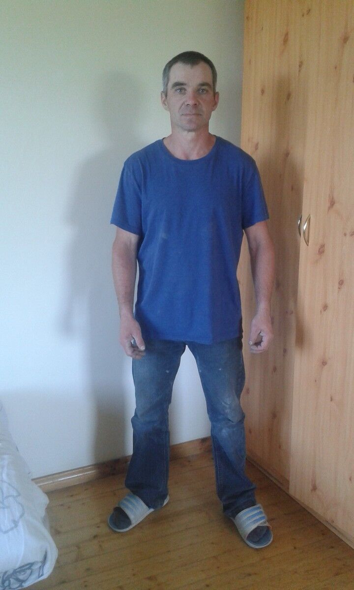  12348991  Robert, 48 ,    