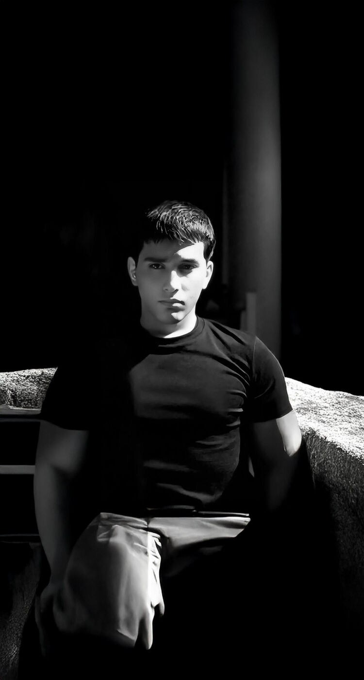  ,   Tim, 24 ,   ,   