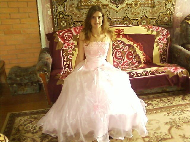  ,   Elena, 32 ,  