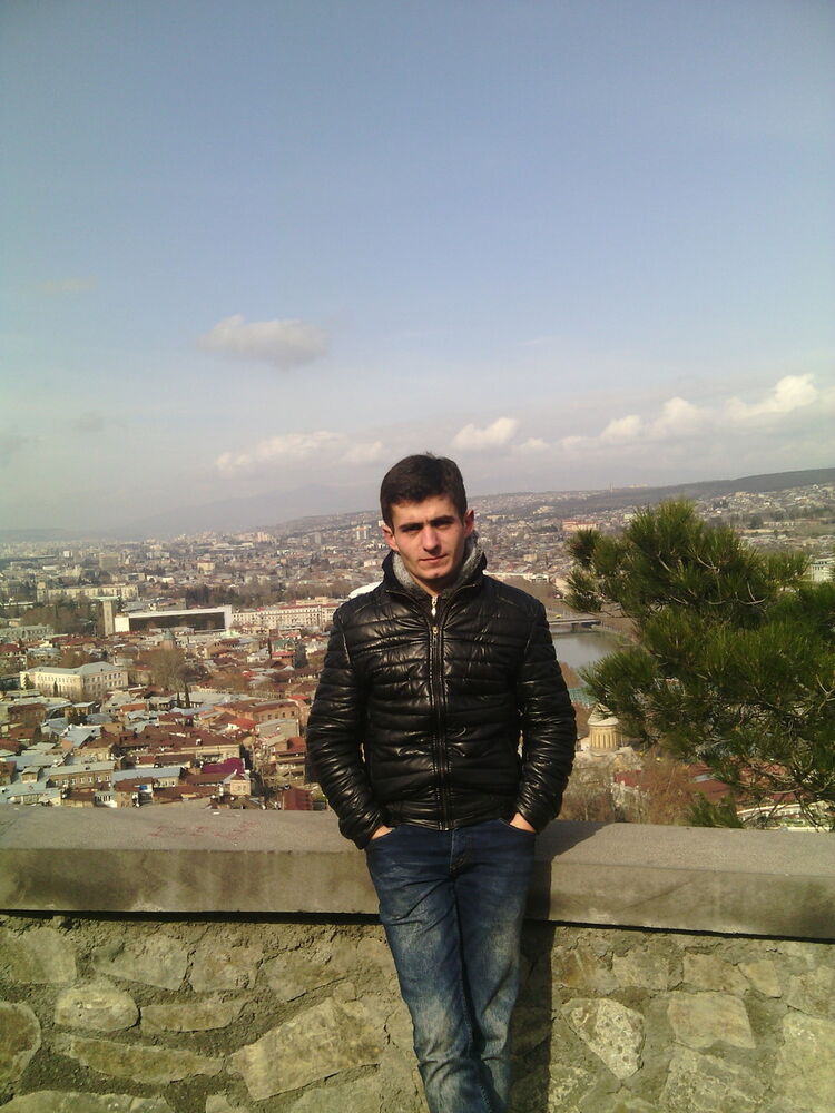  6789701  Gio, 32 ,    