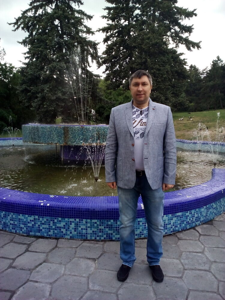  20081971  Oleg, 44 ,    