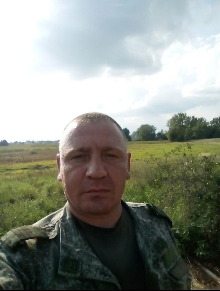  ,   Ivan, 44 ,   , 