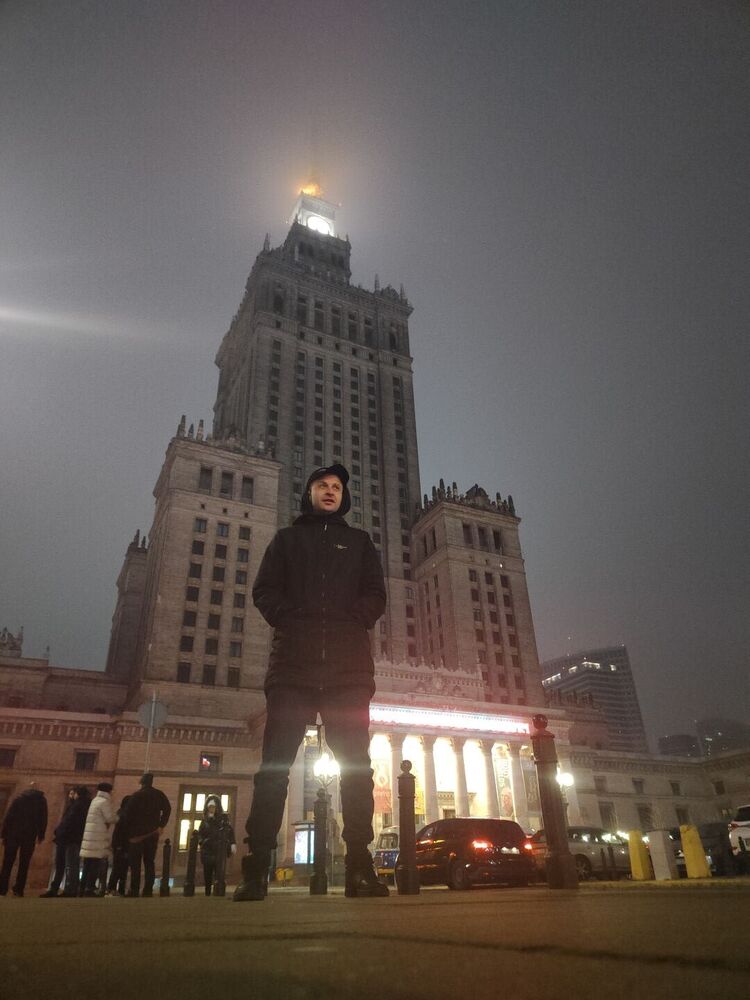  -,   Viktor, 33 ,   ,   