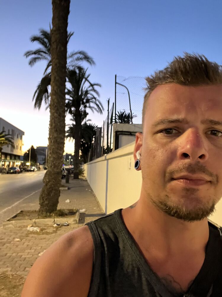  Tunis,   Serj, 33 ,   ,   