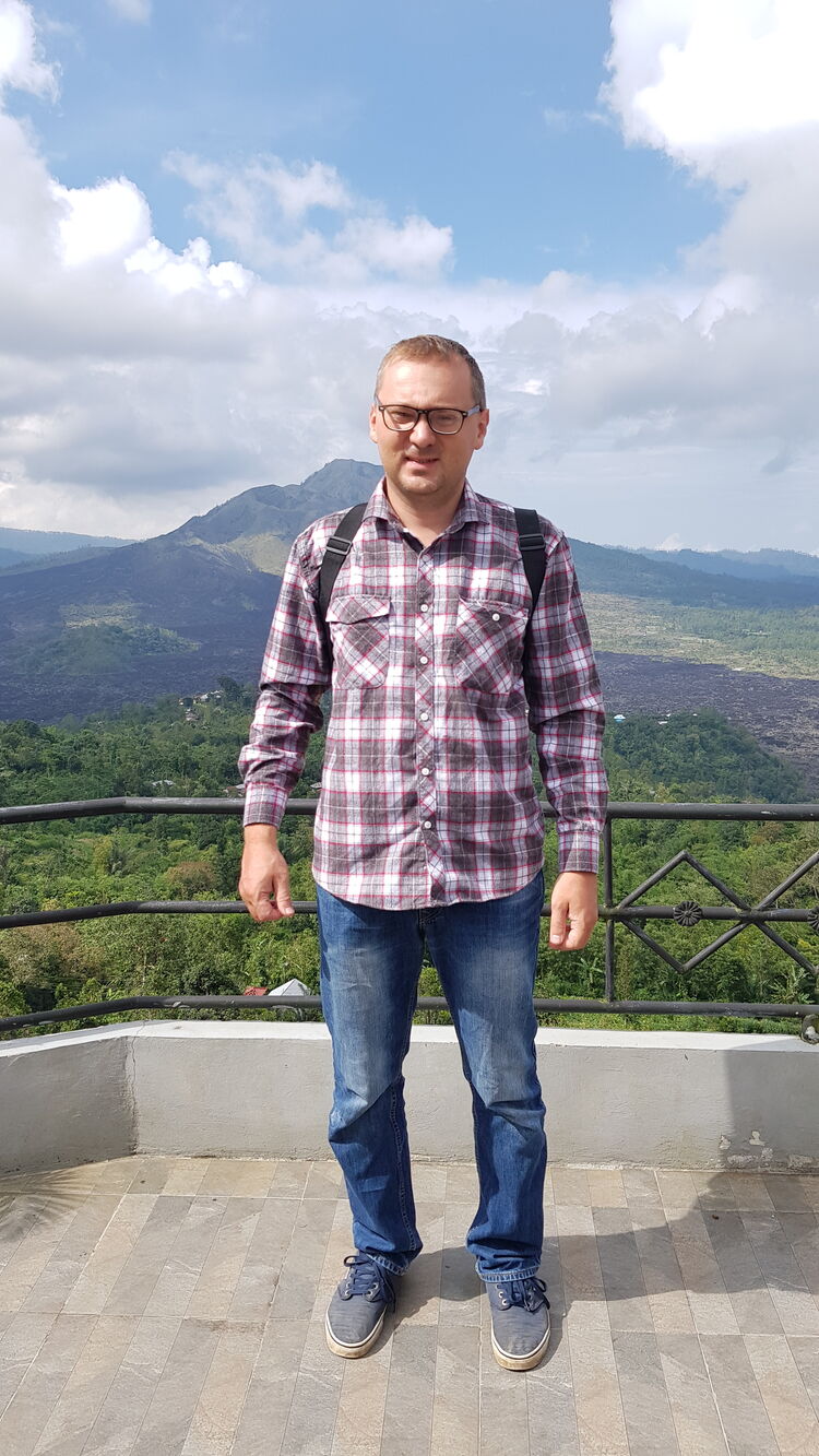  ,   Anton, 42 ,   ,   