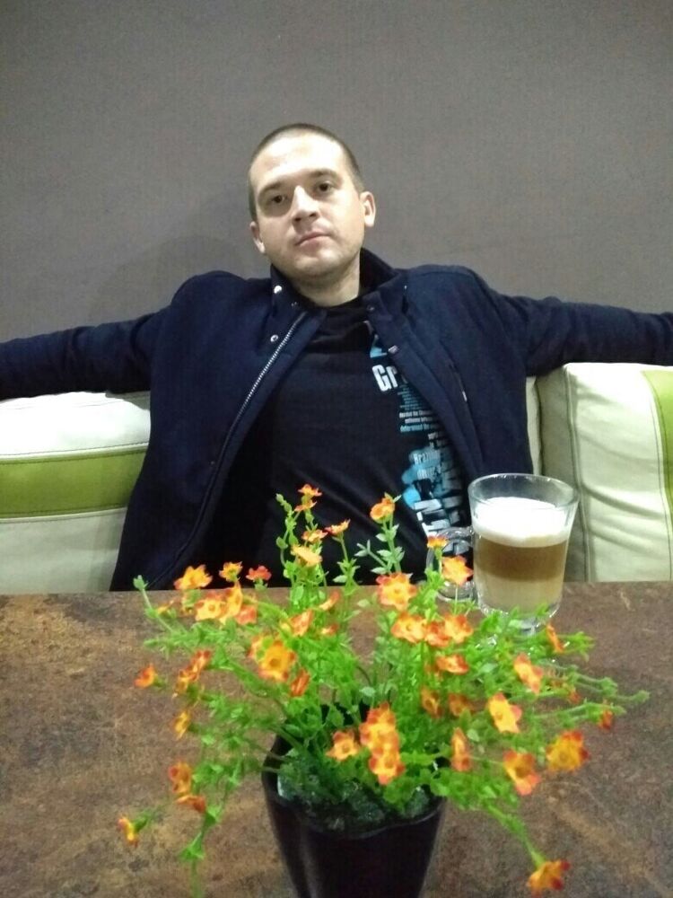  ,   Evgenijus, 32 ,   ,   , c , 