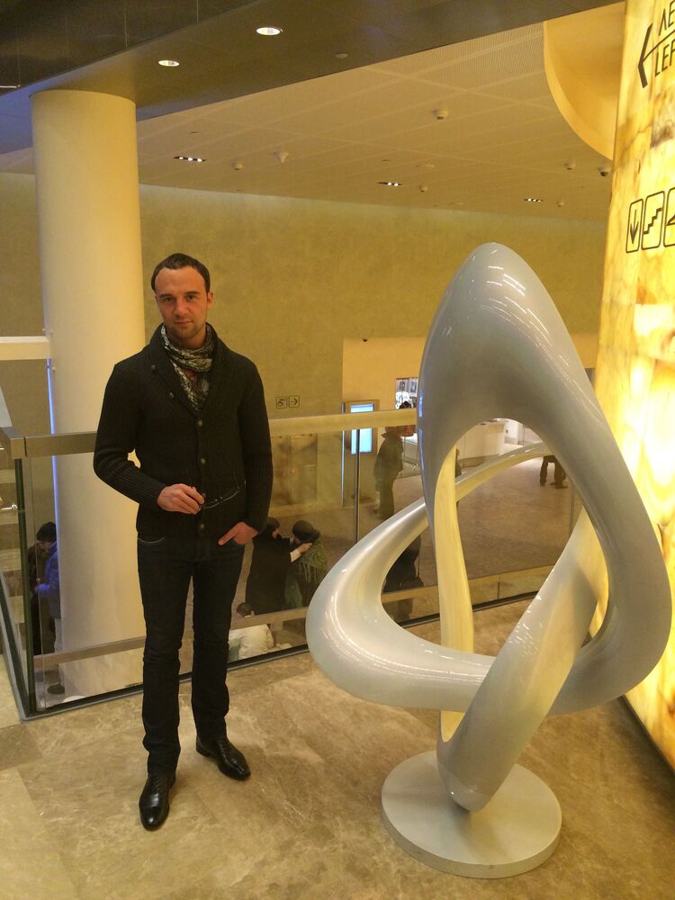  40024041  Ivan, 37 ,    