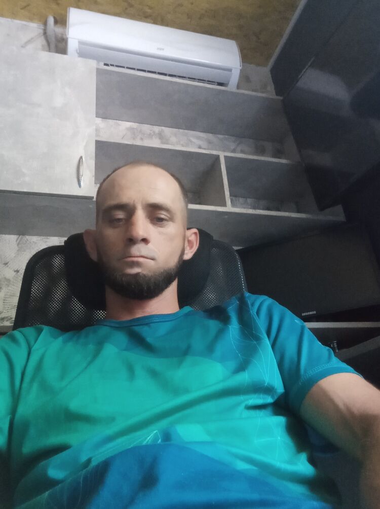  44612731  Hrihorii, 32 ,    