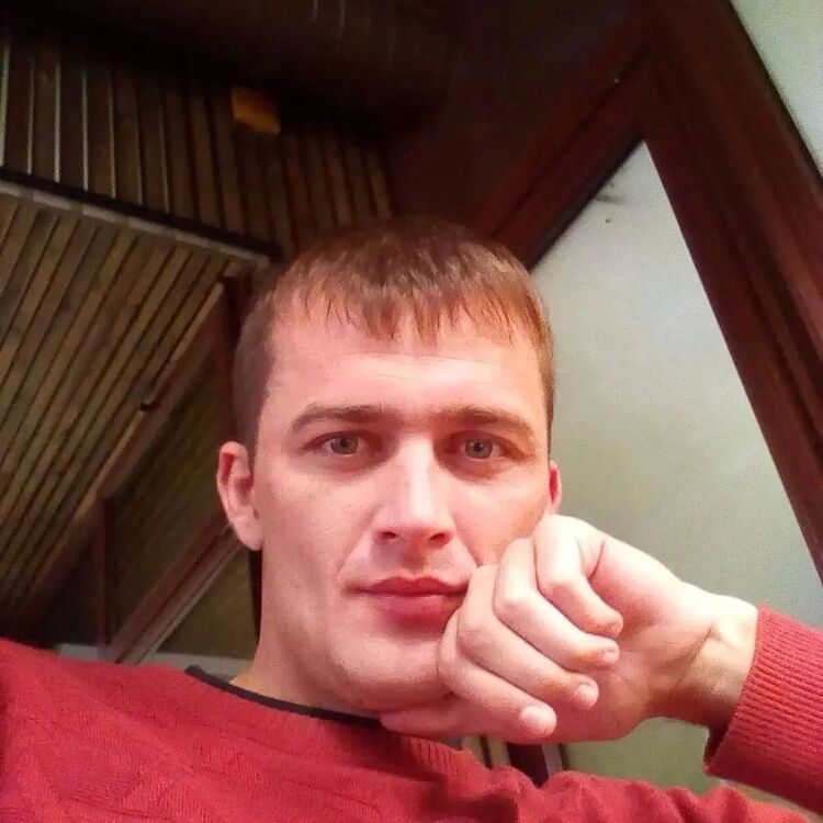  52700191  Yury, 39 ,    