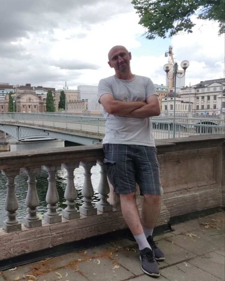  52934851  Valerio, 45 ,    Sollentuna