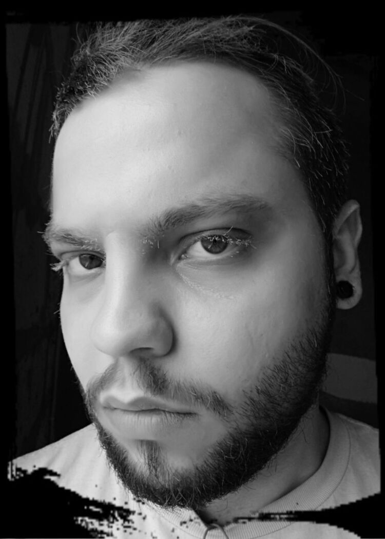  ,   Pablo, 32 ,   