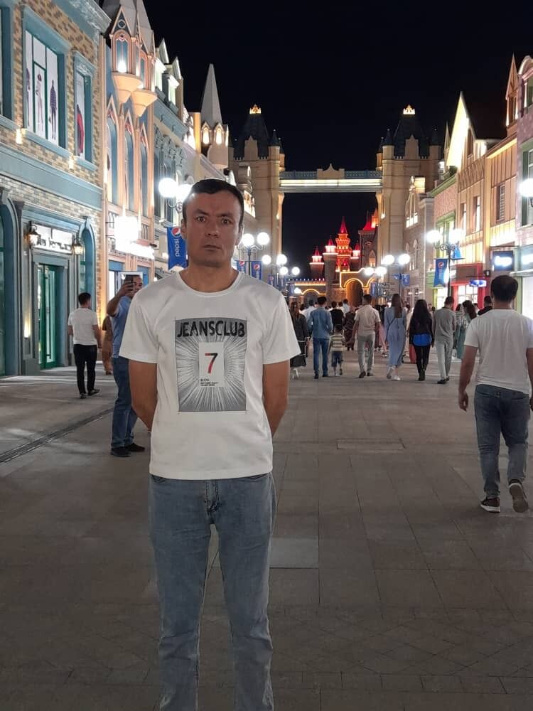  26370341  Shoyatbek, 42 ,    