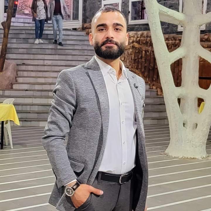  44634841  George, 32 ,    