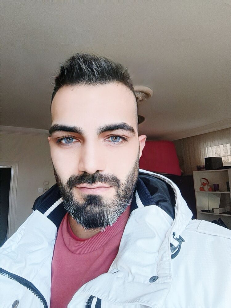  ,   Sultan, 42 ,   ,   