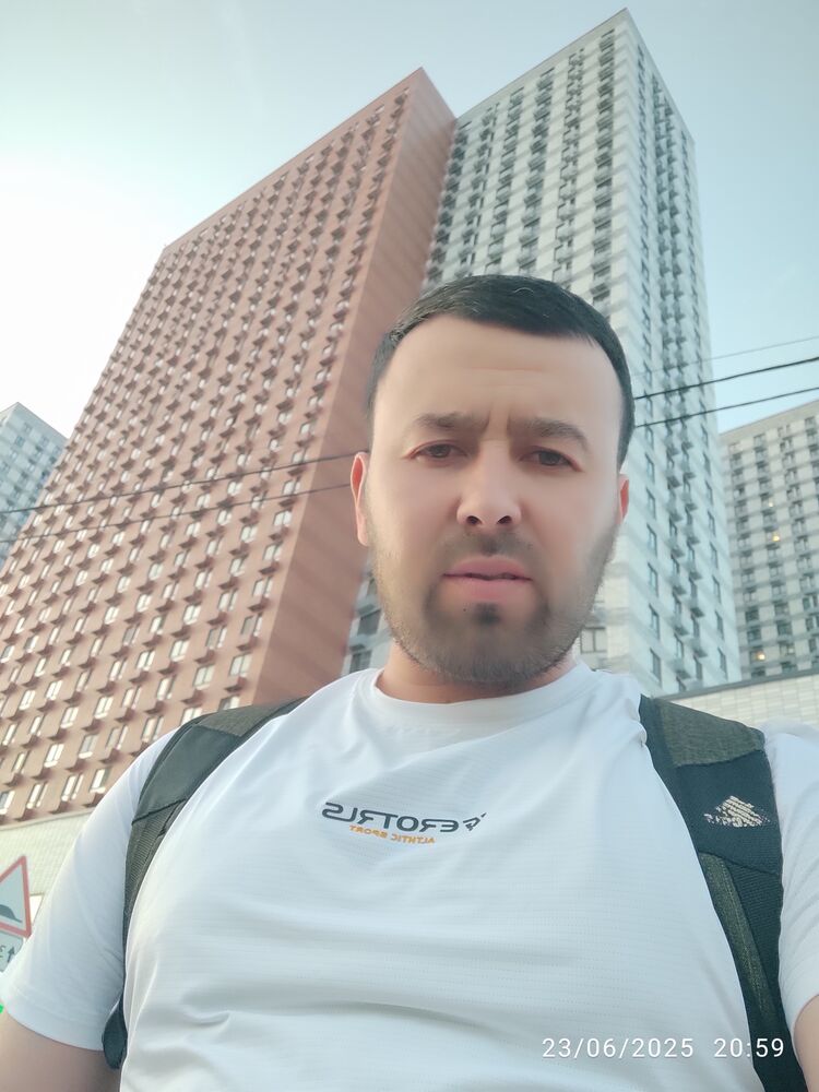  52379661  T, 34 ,    