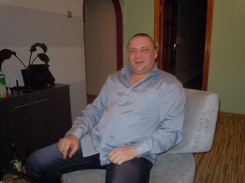  ,   Dima, 48 ,   ,   