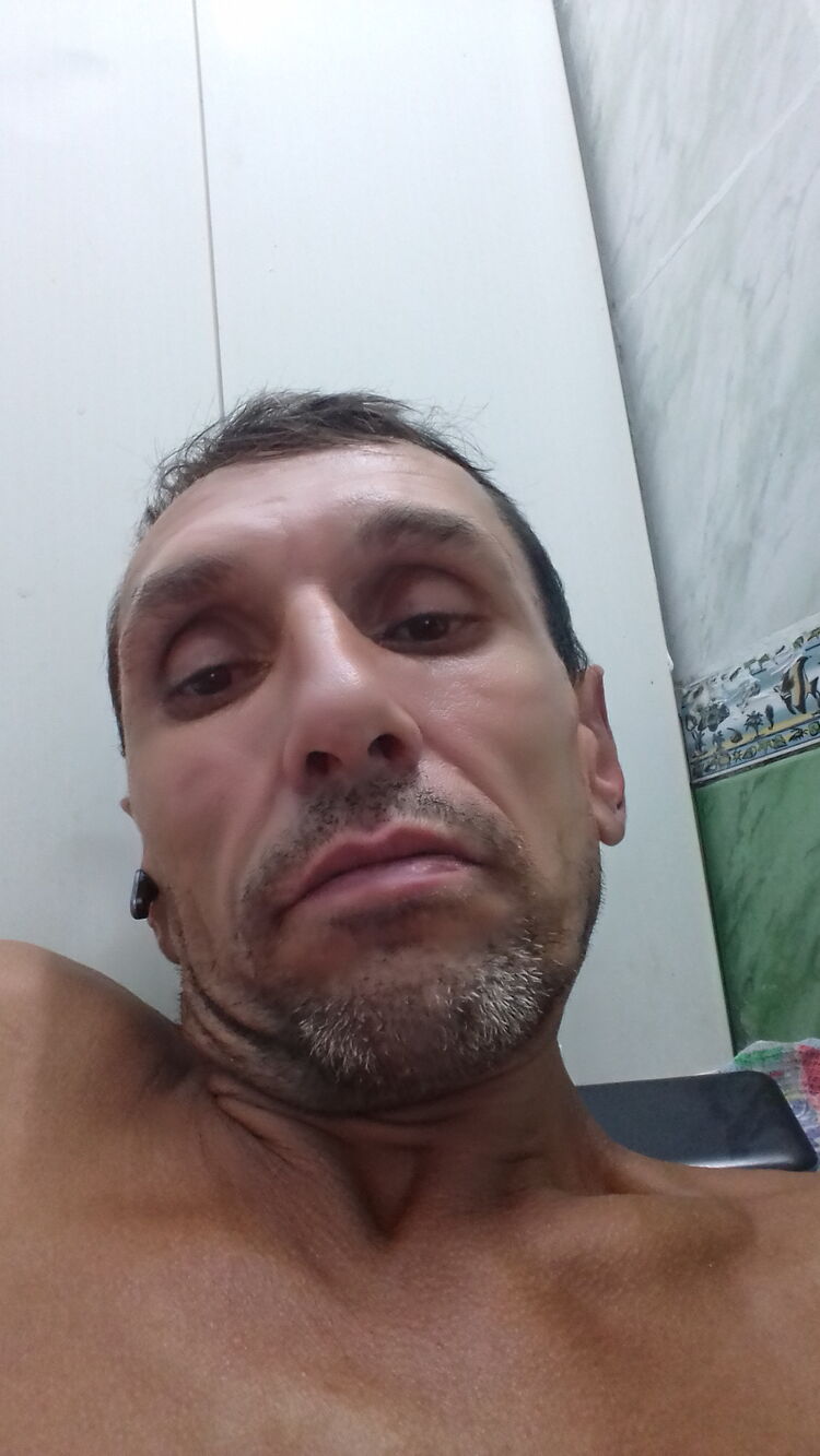  38364151  GLeb, 42 ,    