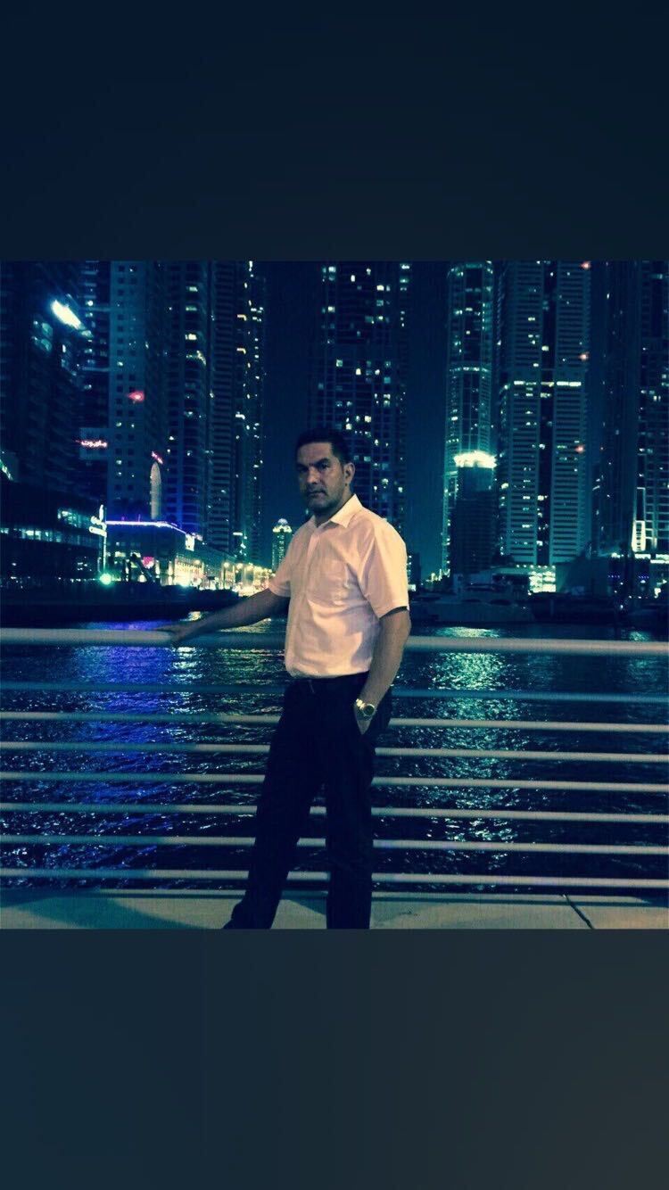  48332101  Sadeq, 44 ,    