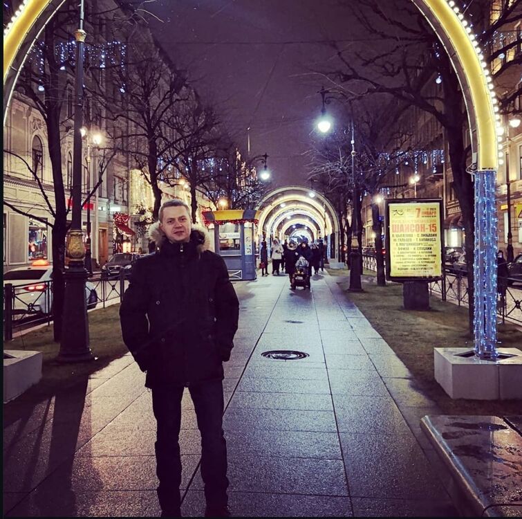  54234111  Dmitry, 42 ,    