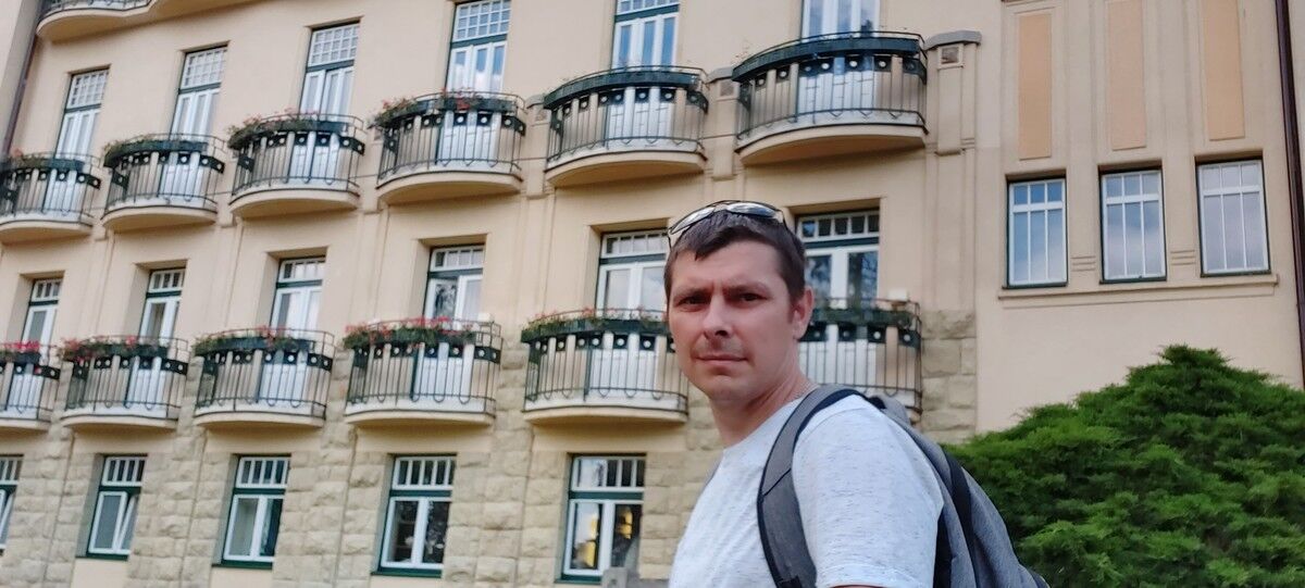  16890221  Ruslan, 36 ,    