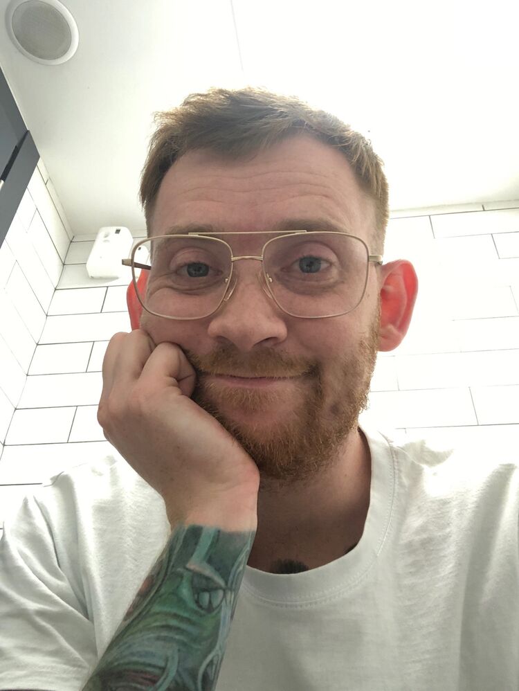  42068701  , 33 ,    